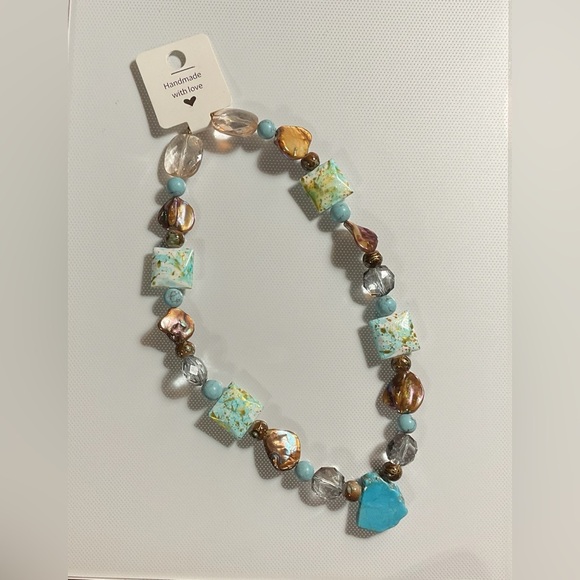 HANDCRAFTED BY US, TURQUOISE AND GLASS BEAD 18” NECKLACE - Picture 5 of 5